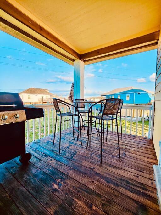 Sunny Delight - Sleeps 10 - Generous Space! Bolivar Peninsula Экстерьер фото