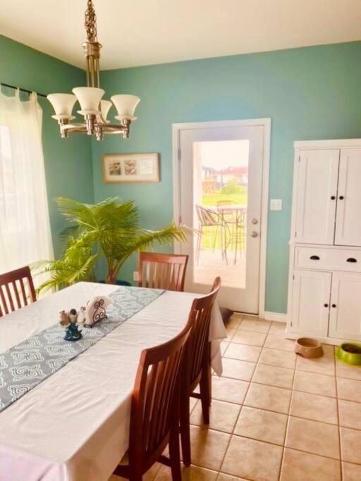 Sunny Delight - Sleeps 10 - Generous Space! Bolivar Peninsula Экстерьер фото
