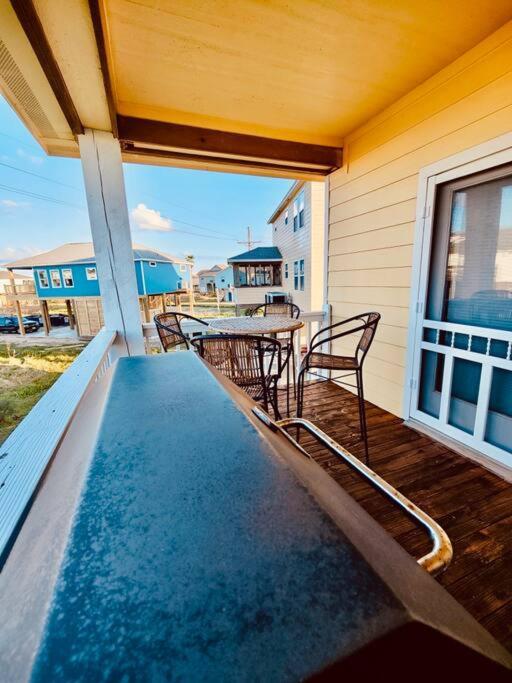 Sunny Delight - Sleeps 10 - Generous Space! Bolivar Peninsula Экстерьер фото