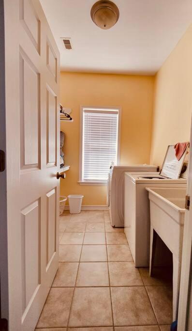 Sunny Delight - Sleeps 10 - Generous Space! Bolivar Peninsula Экстерьер фото