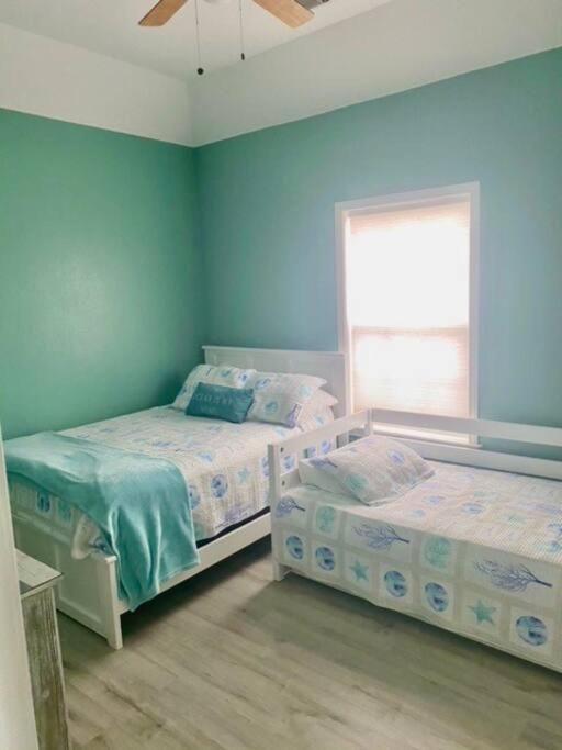 Sunny Delight - Sleeps 10 - Generous Space! Bolivar Peninsula Экстерьер фото