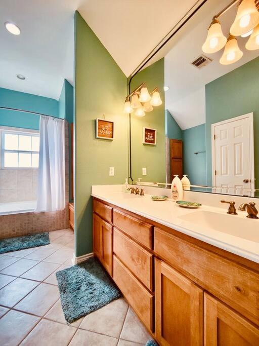 Sunny Delight - Sleeps 10 - Generous Space! Bolivar Peninsula Экстерьер фото